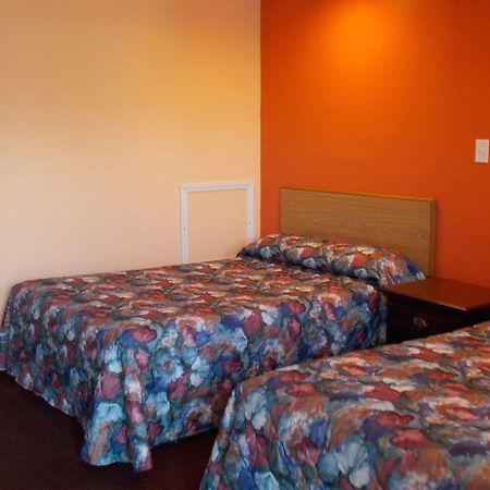 Travel Lite Motel Уайтевилл Экстерьер фото